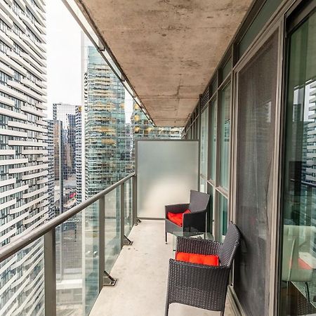 Apartmán Gorgeous 1Br W/Parking Across The Scotiabank Arena Toronto Exteriér fotografie