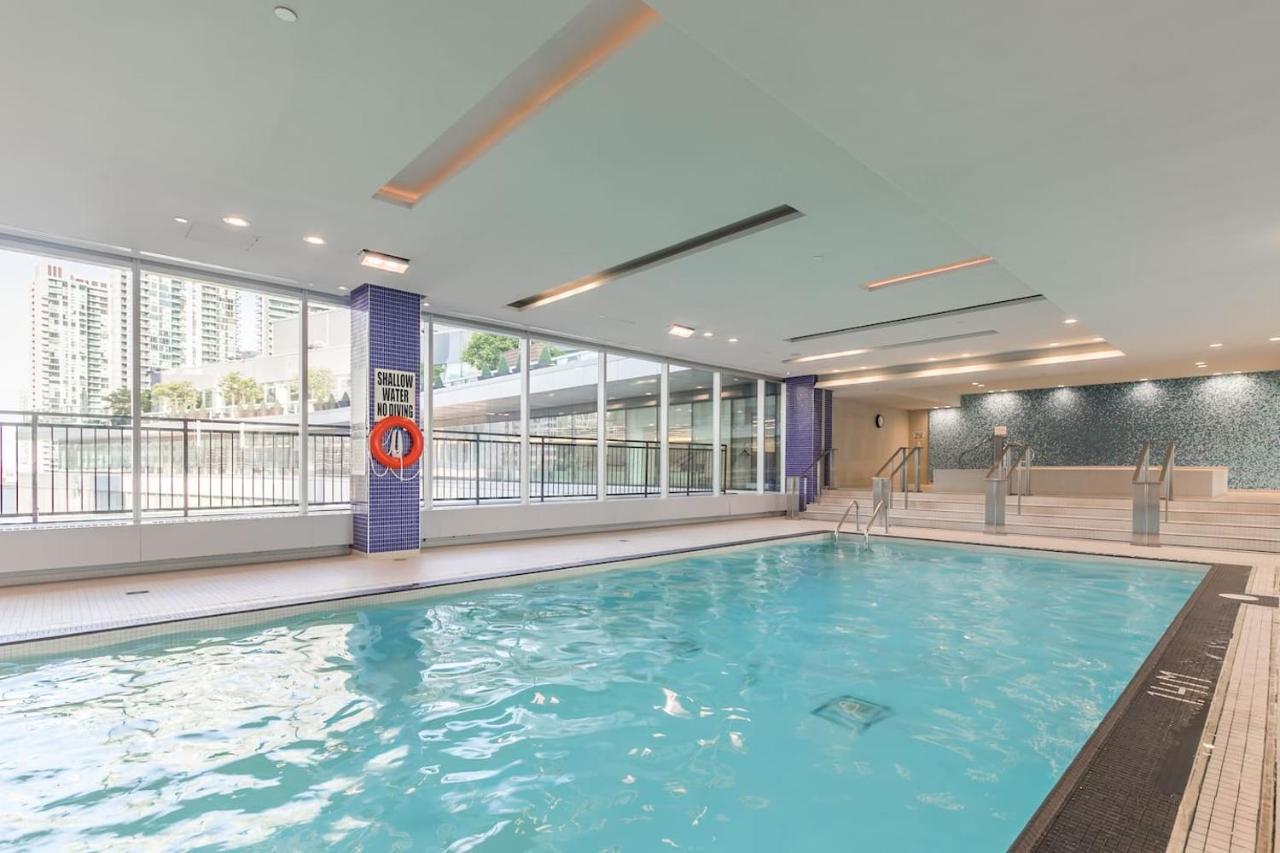 Apartmán Gorgeous 1Br W/Parking Across The Scotiabank Arena Toronto Exteriér fotografie