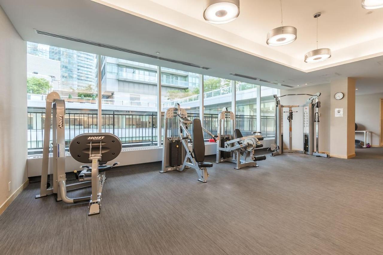 Apartmán Gorgeous 1Br W/Parking Across The Scotiabank Arena Toronto Exteriér fotografie