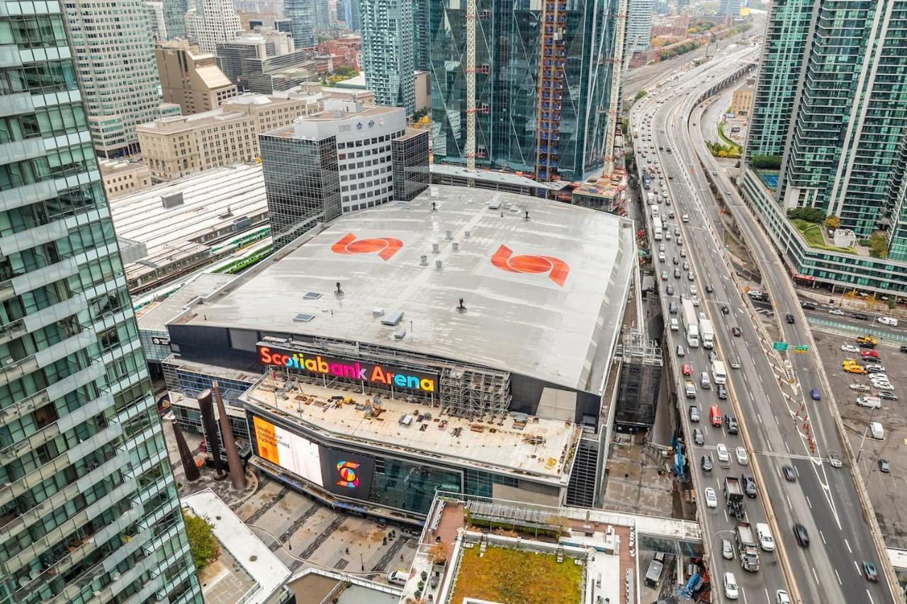 Apartmán Gorgeous 1Br W/Parking Across The Scotiabank Arena Toronto Exteriér fotografie