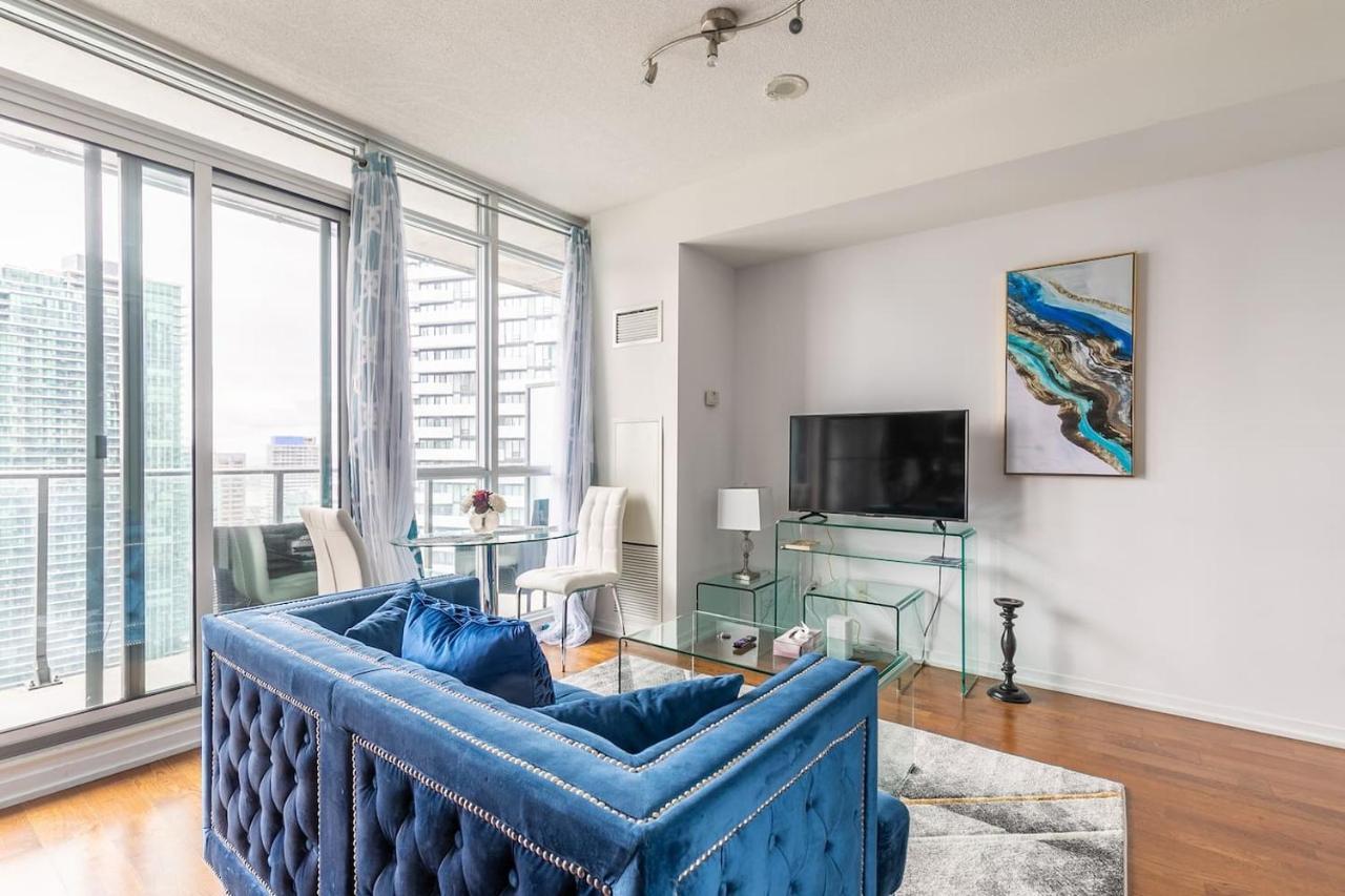 Apartmán Gorgeous 1Br W/Parking Across The Scotiabank Arena Toronto Exteriér fotografie