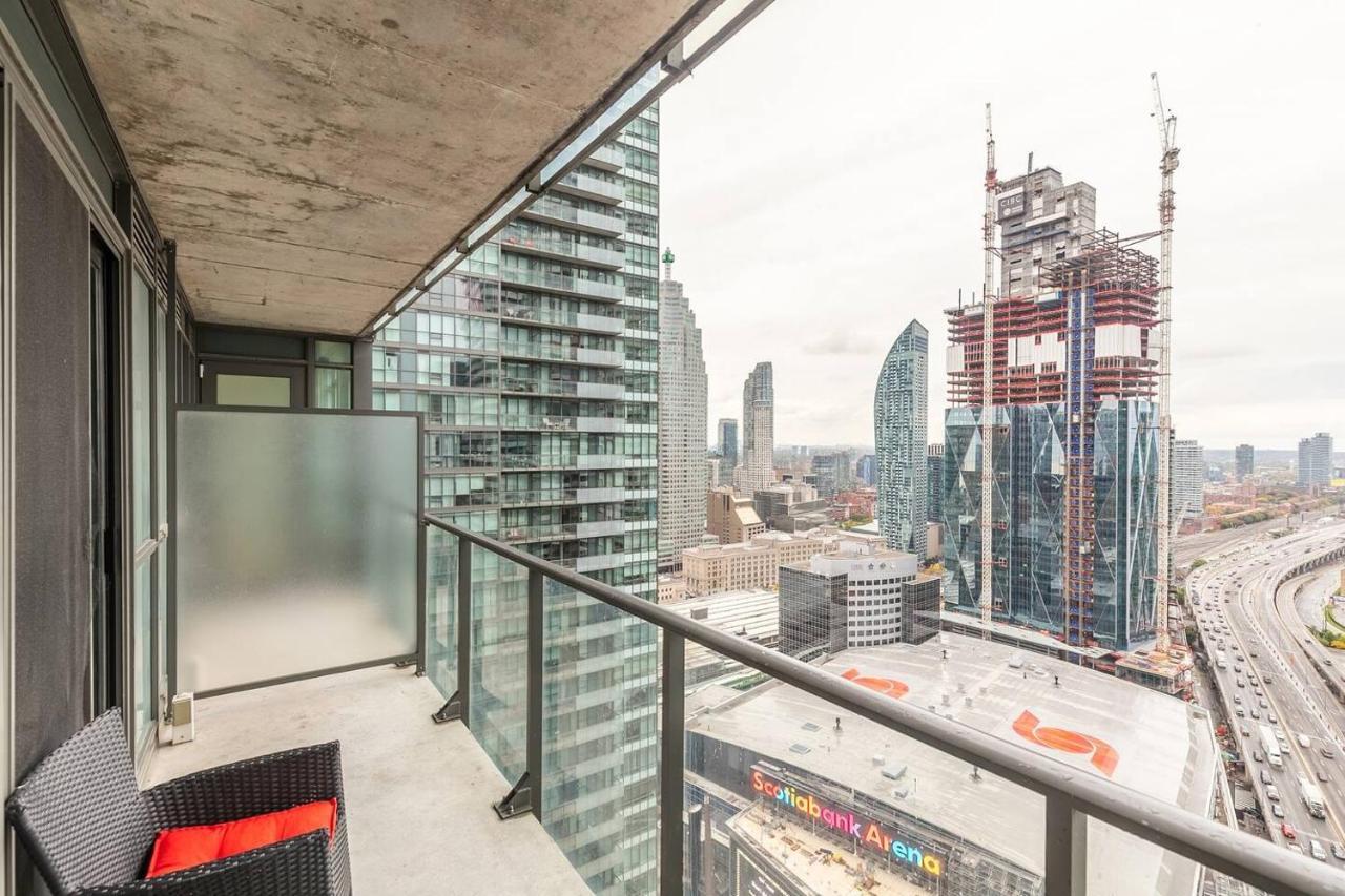 Apartmán Gorgeous 1Br W/Parking Across The Scotiabank Arena Toronto Exteriér fotografie
